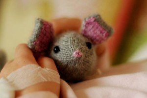 Hand Knit Mouse knit by Nikki