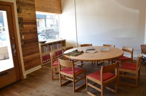 Knitting table & library