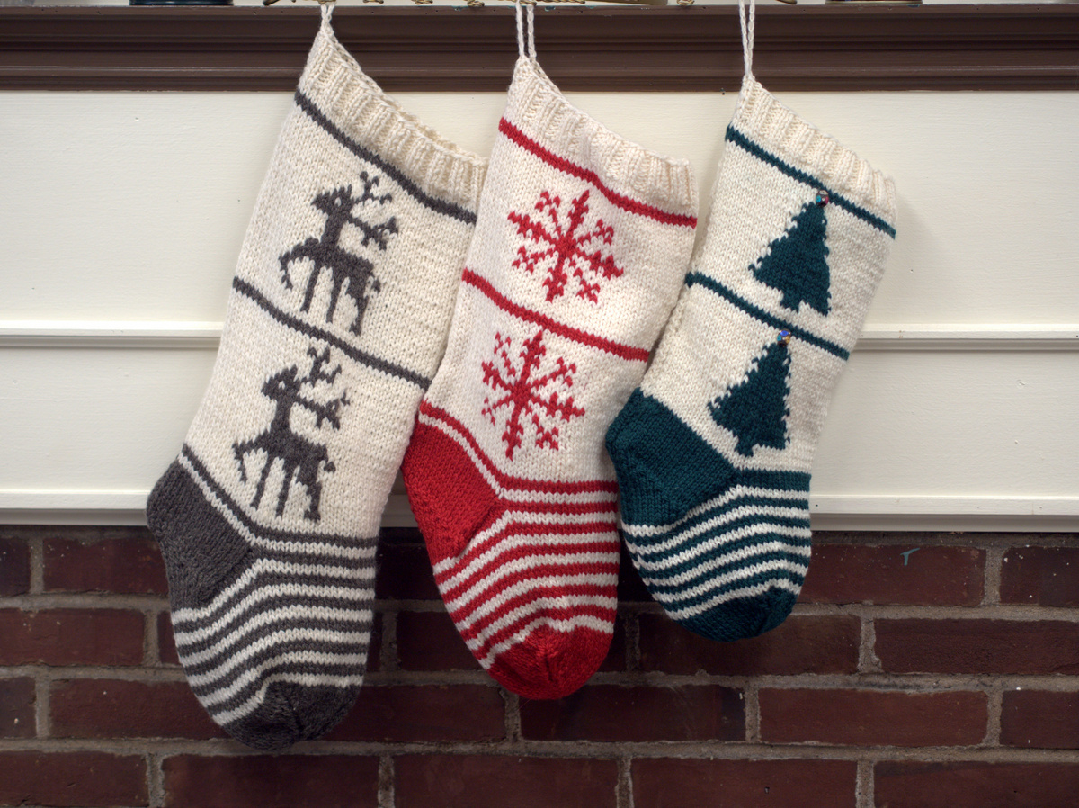 Free Knitting Pattern- Homestead Christmas Stockings Trio